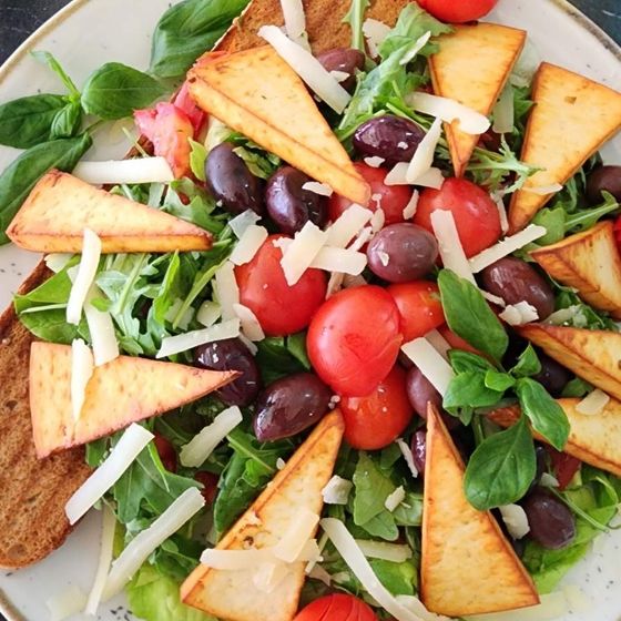 Caprino salad